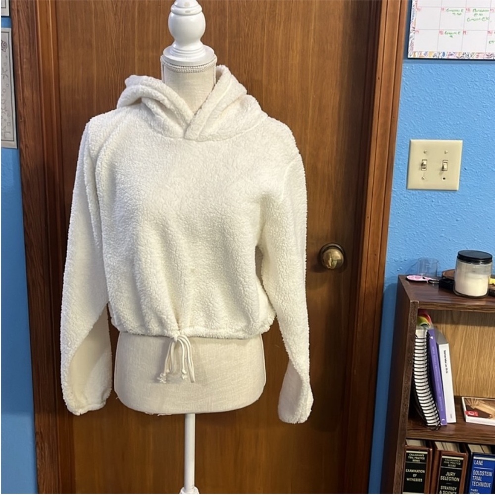 GUC L white / cream fleece, Sherpa, teddy cropped hoodie with drawstring